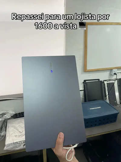 Notebook repassado por R$1600 a vista